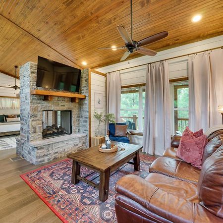 Tree-Lined Broken Bow Studio With Private Hot Tub! Exterior photo